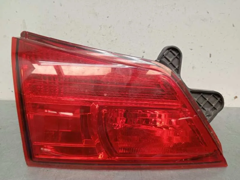 Piloto Trasero Izquierdo Interior para Subaru Legacy Kombi/Outback B14
