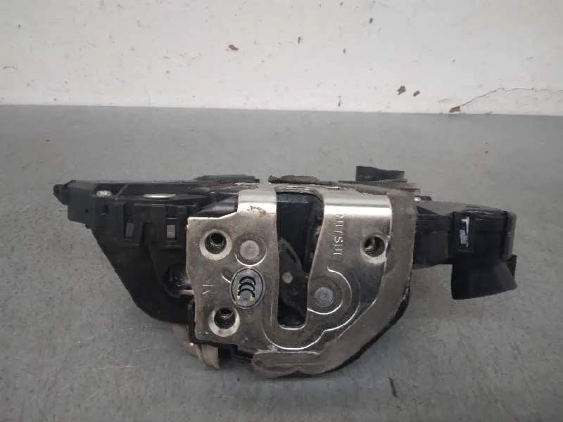 Cerradura Puerta Delantera Derecha para Toyota Prius (Nhw20)