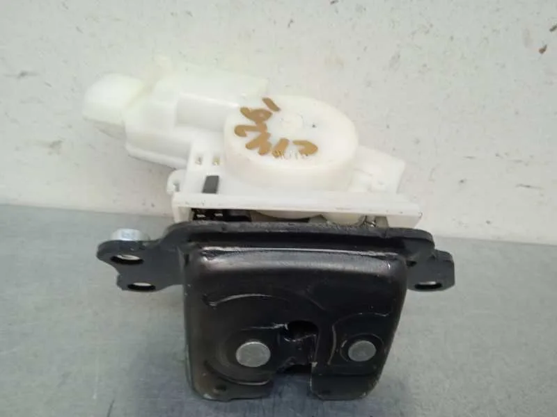 Cerradura Maletero / Porton para Toyota Corolla Touring Sports (E21)