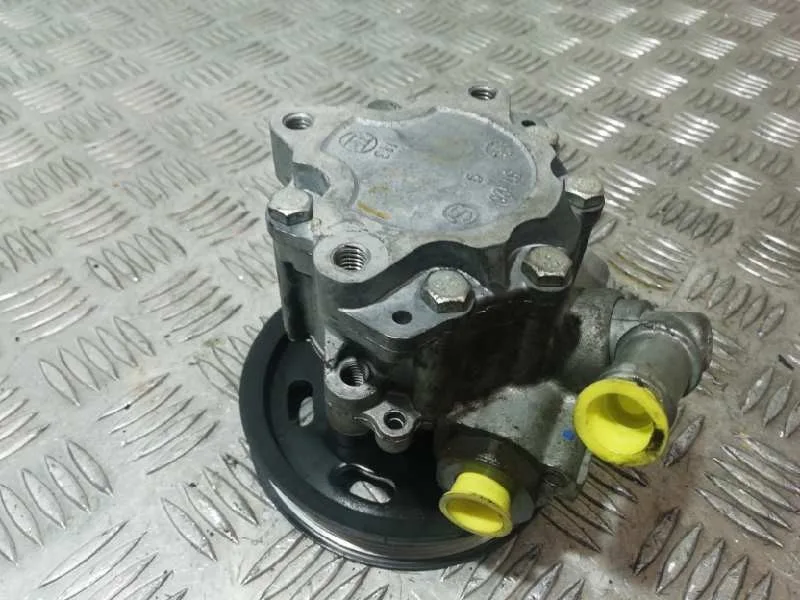 Bomba Direccion para Skoda Superb (3U4)