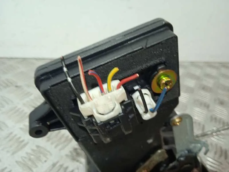 Cerradura Puerta Delantera Derecha para Mazda 6 Berlina (Gg)