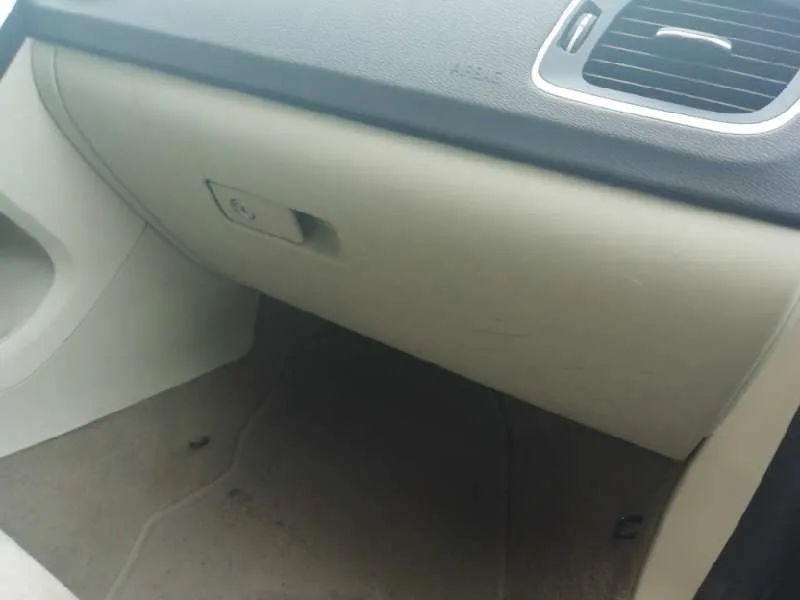 Guantera para Volvo V60 Kombi