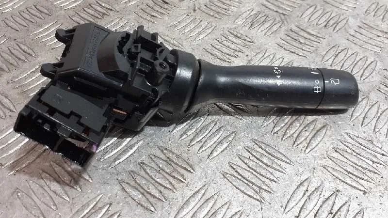 Mando Limpia para Toyota Yaris