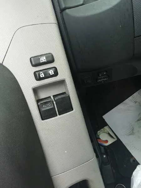 Mando Elevalunas Delantero Izquierdo para Toyota Yaris