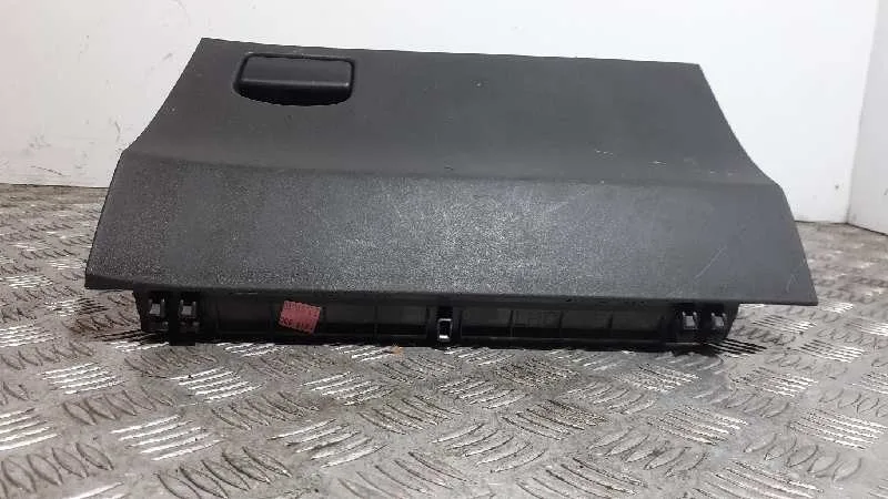 Guantera para Toyota Yaris