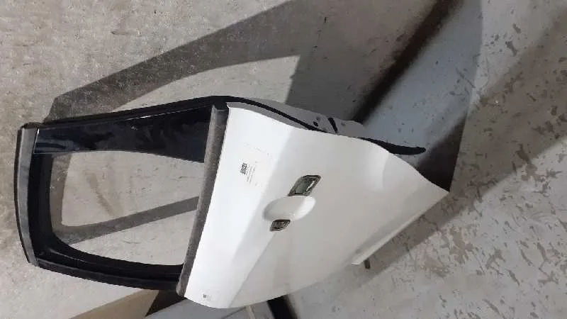 Puerta Trasera Izquierda para Ford Focus Lim.