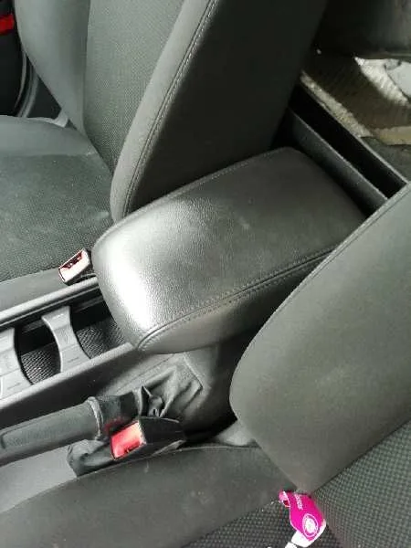 Apoyabrazos Central para Ford Focus Lim.