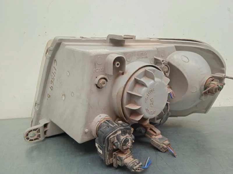 Faro Derecho para Tata Safari