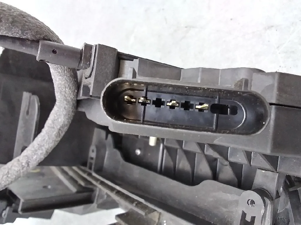 Cerradura Puerta Delantera Derecha para Ford Focus Lim.