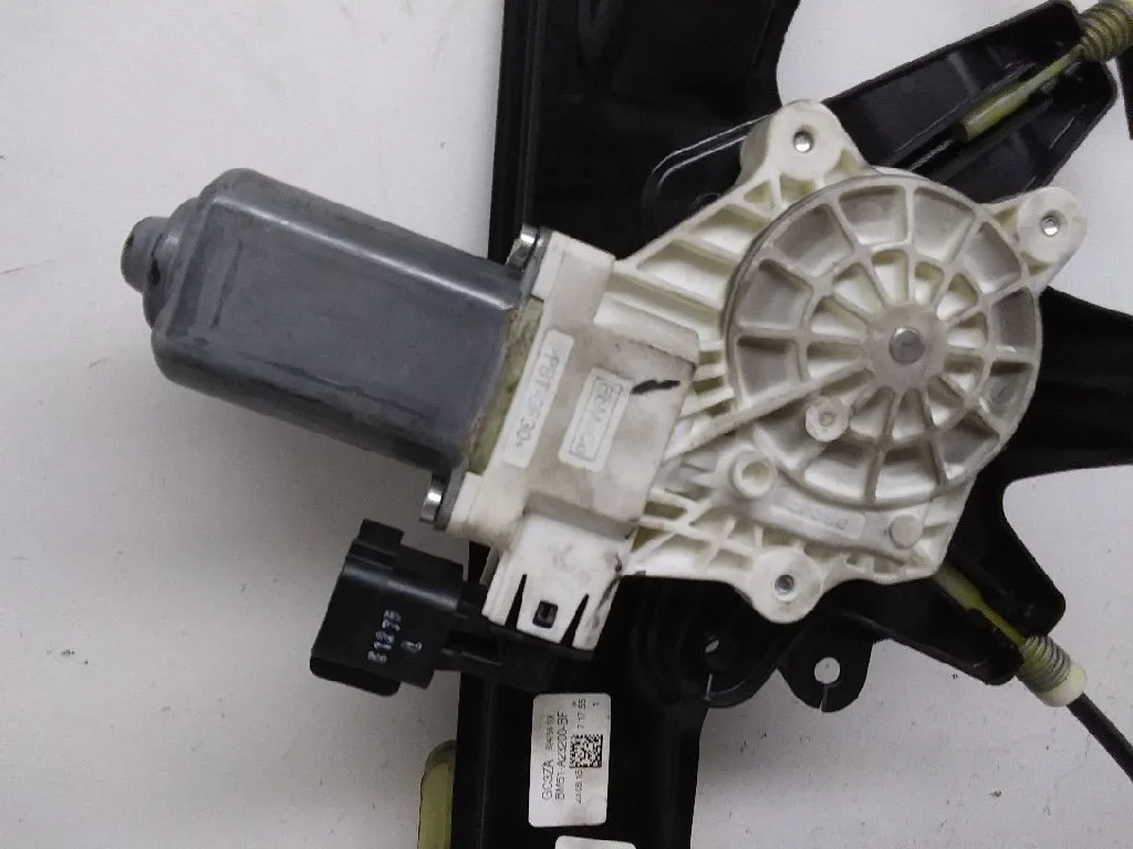 Elevalunas Delantero Derecho para Ford Focus Lim.