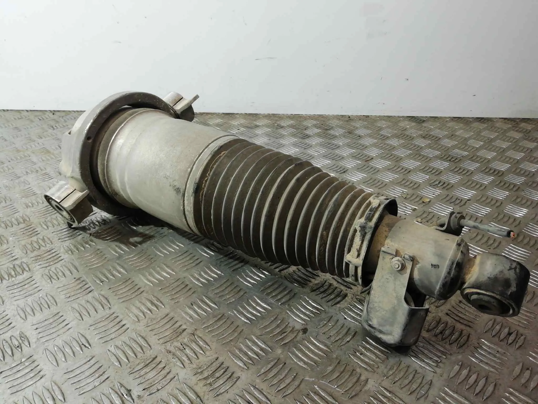 Amortiguador Trasero Izquierdo para Audi Q7 (4L)