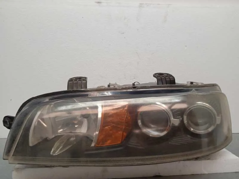 Faro Izquierdo para Fiat Punto Berlina (188)