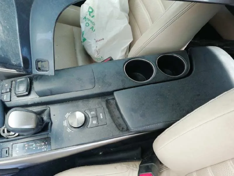 Apoyabrazos Central para Lexus Is