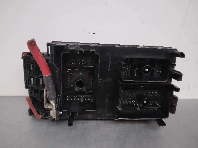Caja Reles / Fusibles para Opel Astra J Lim.