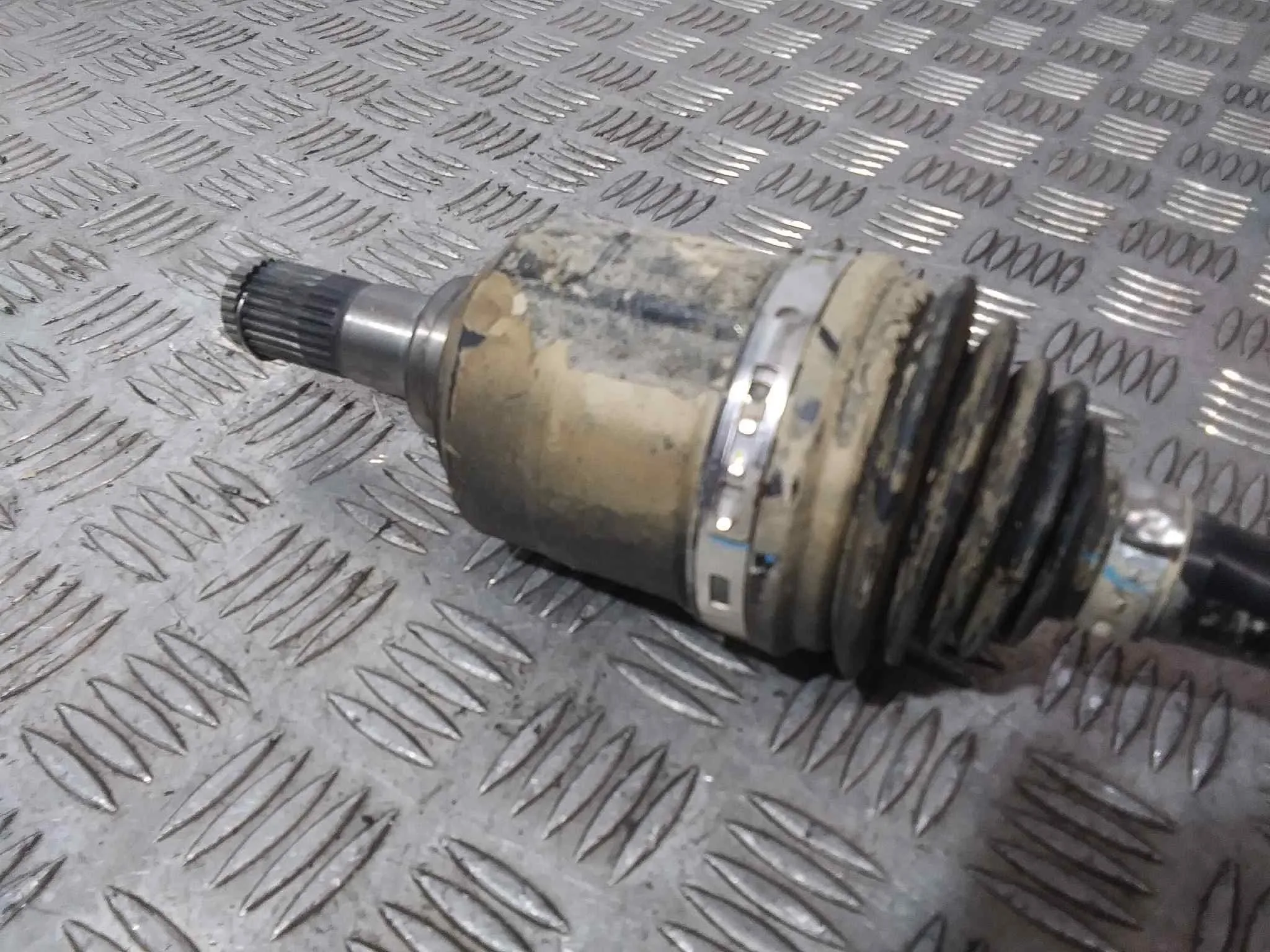 Transmision Delantera Izquierda para Hyundai Tucson