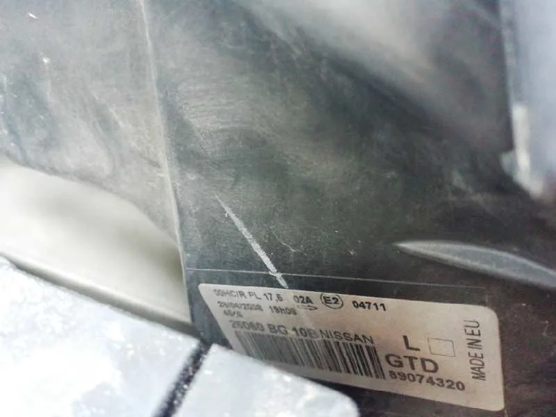 Faro Izquierdo para Nissan Micra (K12E)
