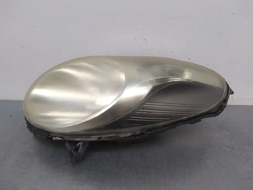 Faro Izquierdo para Nissan Micra (K12E)