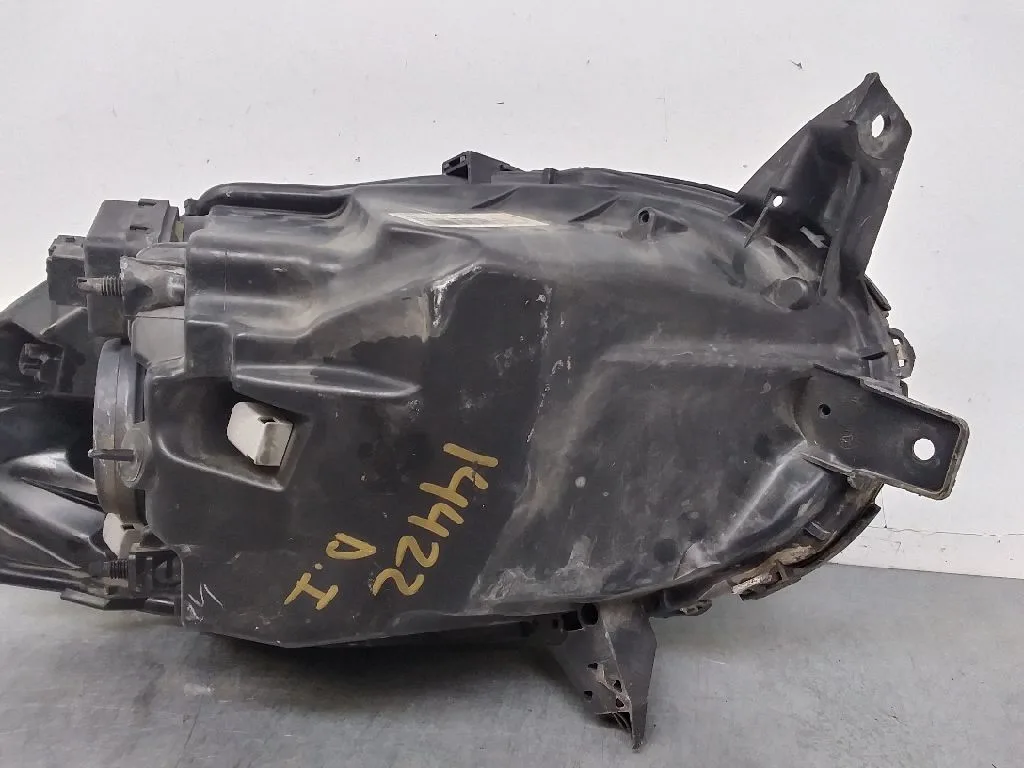 Faro Izquierdo para Nissan Micra (K12E)