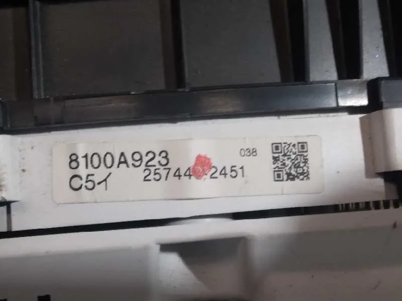 Cuadro Instrumentos para Mitsubishi Grandis (Na0W)
