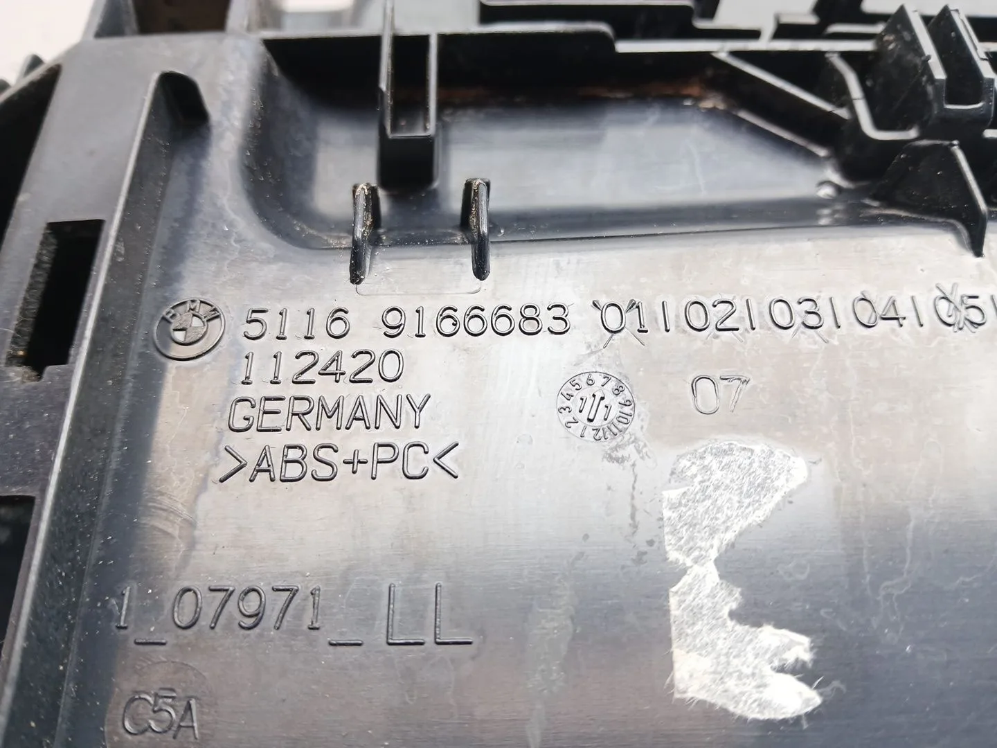 Guantera para Bmw Serie 5 Lim. (F10)