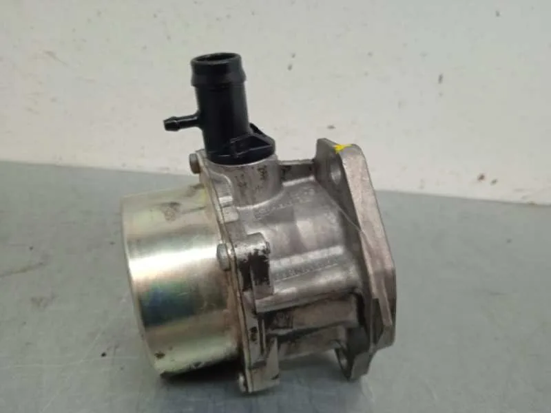 Depresor Freno / Bomba Vacio para Nissan Kubistar (X76)