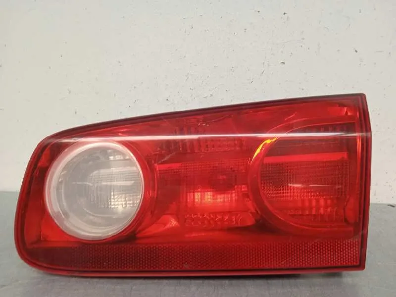 Piloto Trasero Derecho Interior para Renault Laguna Ii (Bg0)