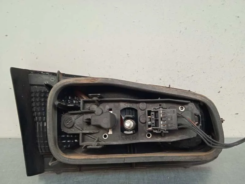 Piloto Trasero Derecho Interior para Renault Laguna Ii (Bg0)