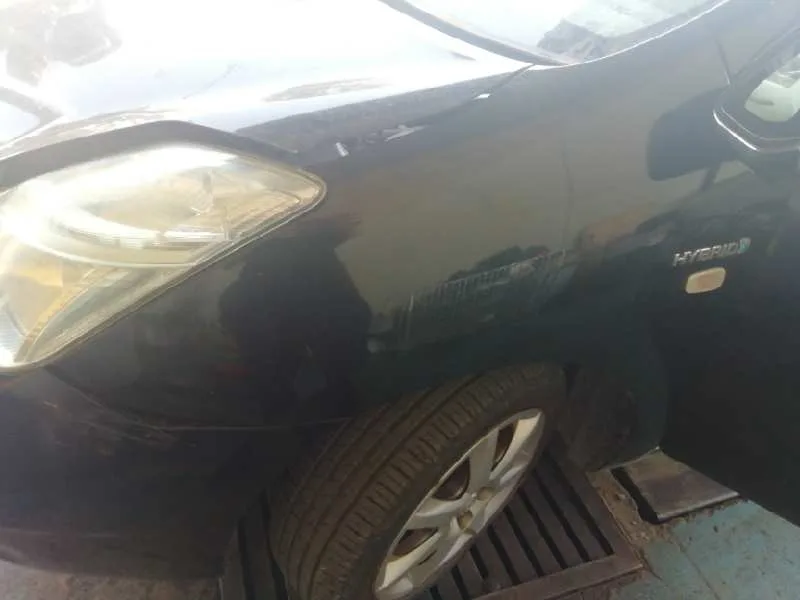Aleta Delantera Izquierda para Toyota Prius (Nhw20)