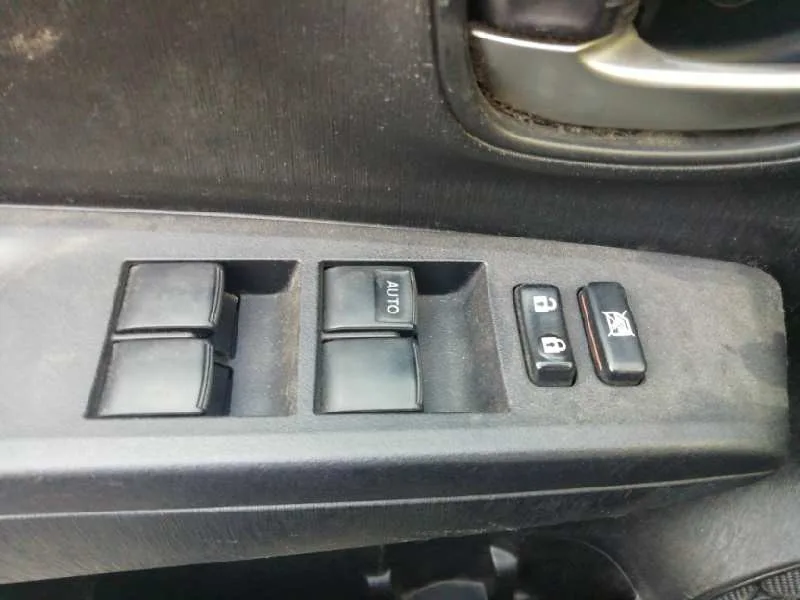 Mando Elevalunas Delantero Izquierdo para Toyota Yaris
