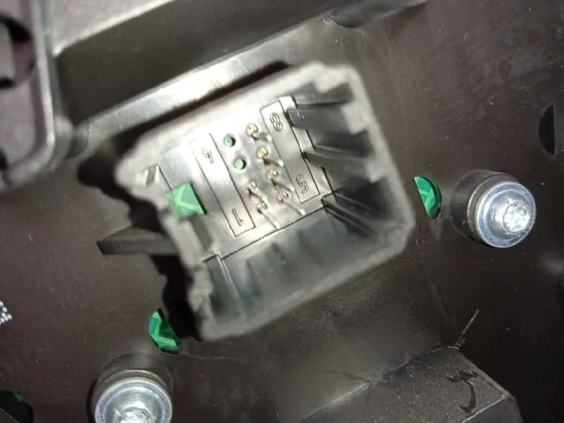 Sistema Audio / Radio Cd para Ford Focus Lim. (Cb8)