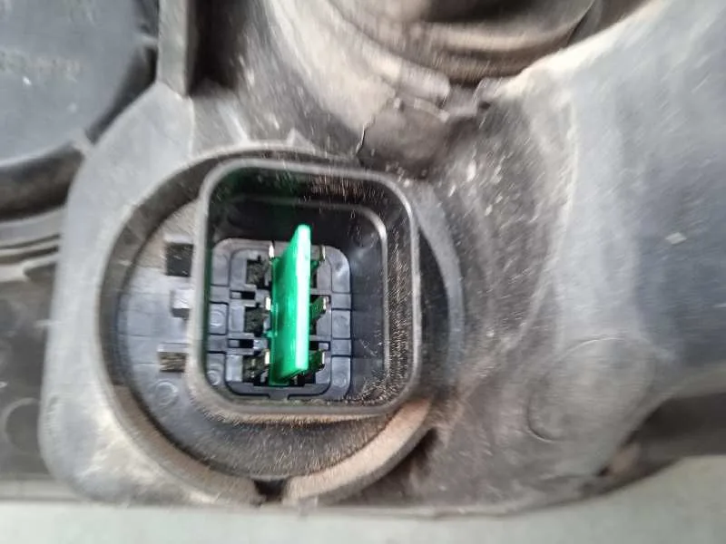 Faro Izquierdo para Kia Carens (Un)