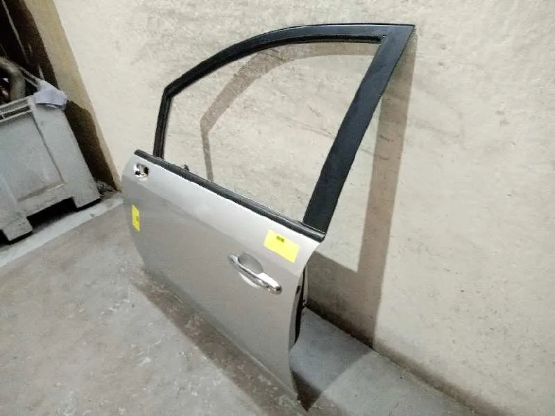Puerta Delantera Izquierda para Kia Carens (Un)