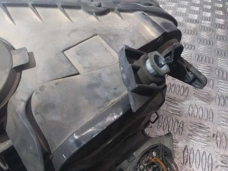 Faro Derecho para Volkswagen Touareg (7La)