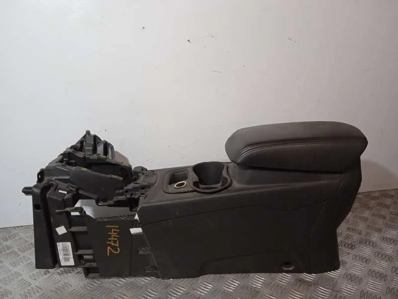 Apoyabrazos Central para Ford Focus Lim. (Cb8)