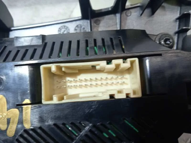 Mando Climatizador para Ford Focus Lim. (Cb8)