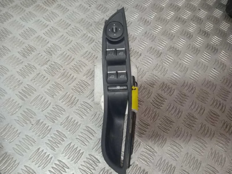 Mando Elevalunas Delantero Izquierdo para Ford Focus Lim. (Cb8)