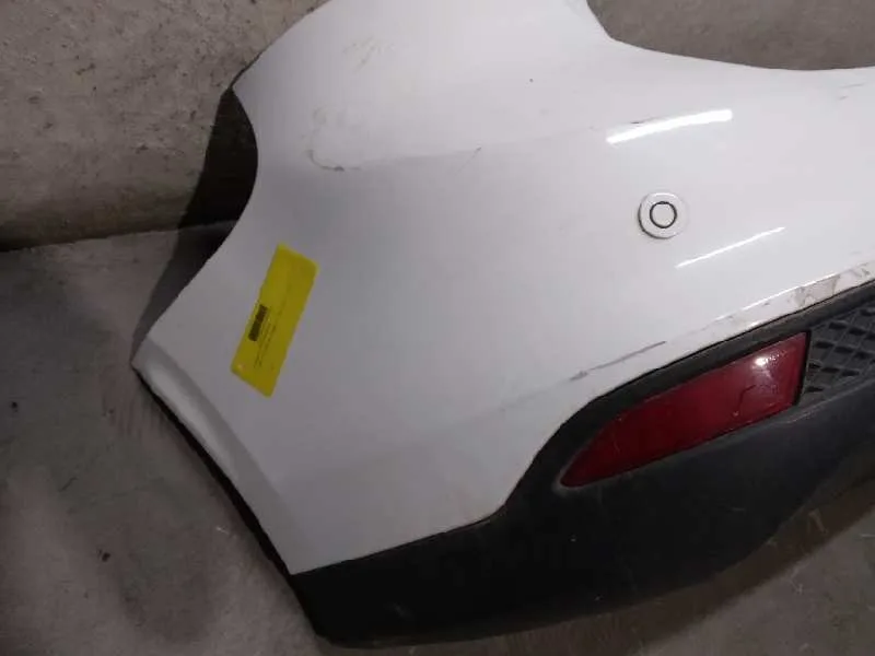 Paragolpes Trasero para Ford Focus Lim. (Cb8)