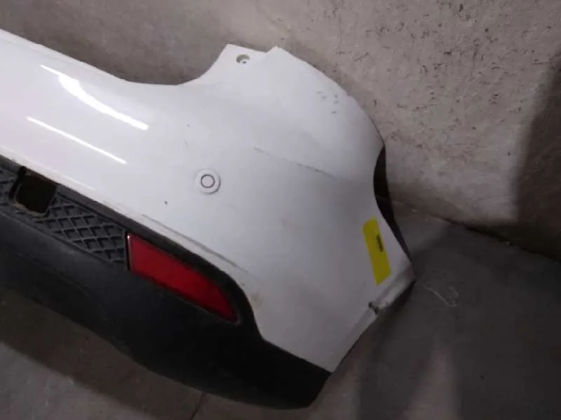 Paragolpes Trasero para Ford Focus Lim. (Cb8)