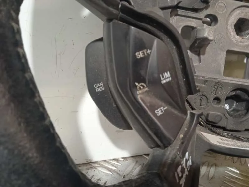 Volante para Ford Focus Lim. (Cb8)