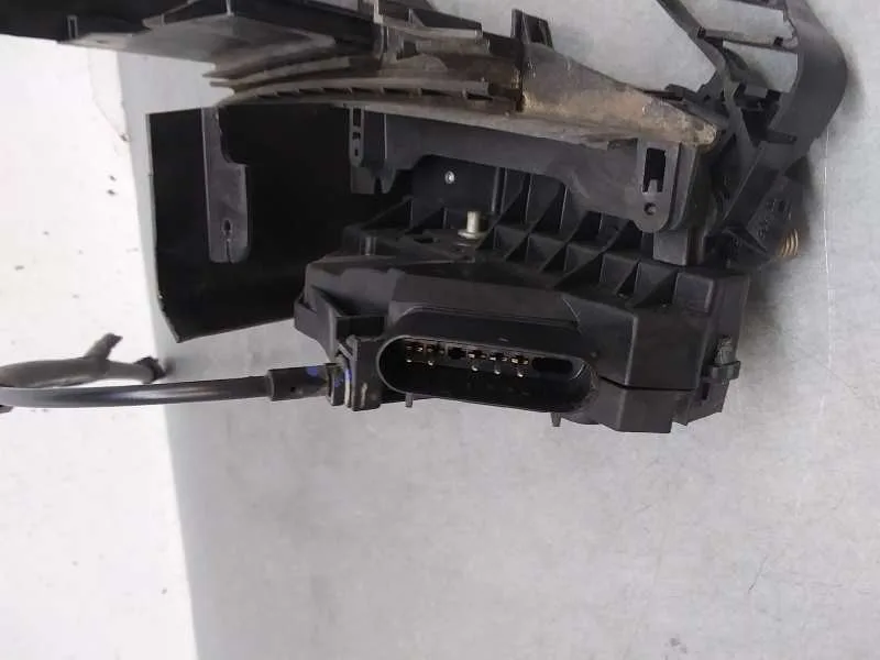 Cerradura Puerta Delantera Izquierda para Ford Focus Lim. (Cb8)