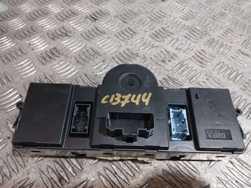 Mando Climatizador para Renault Megane Ii Berlina 5P