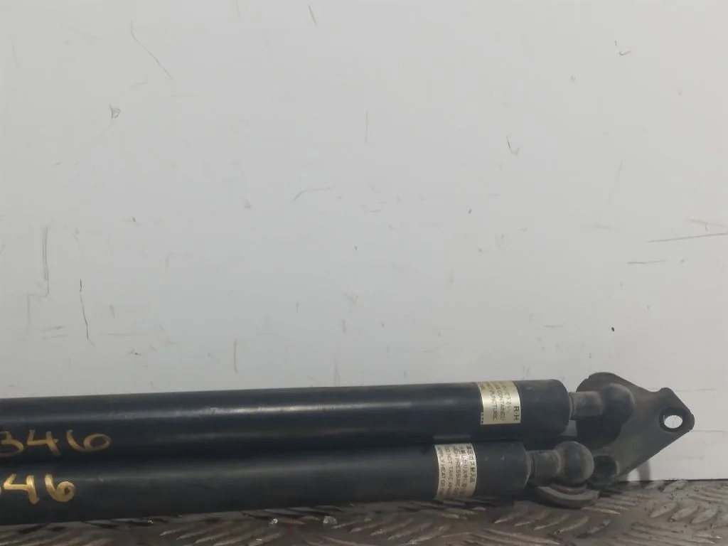 Amortiguadores Maletero / Porton para Mitsubishi Grandis (Na0W)