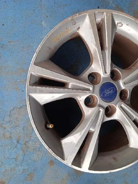 Llanta para Ford Focus Lim. (Cb8)