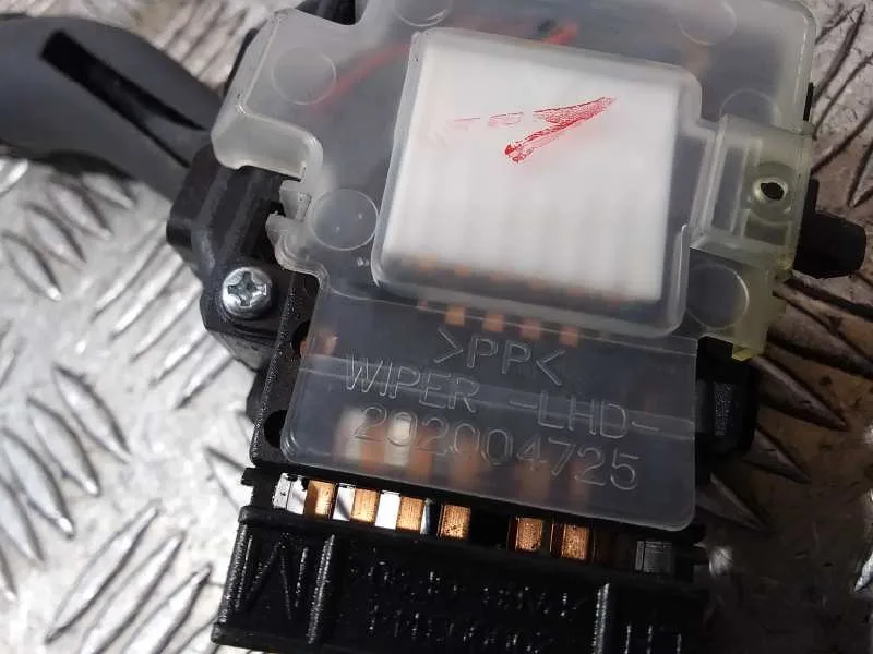Mando Limpia para Kia Carens (Un)
