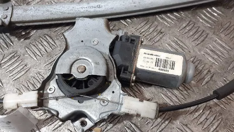 Elevalunas Delantero Izquierdo para Nissan Almera (N16/E)