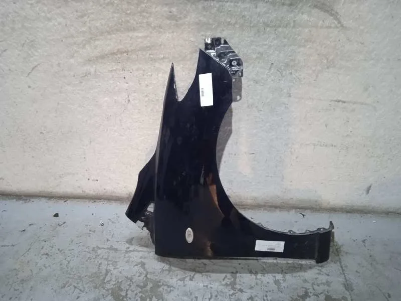 Aleta Delantera Derecha para Mazda 5 Berl. (Cr)