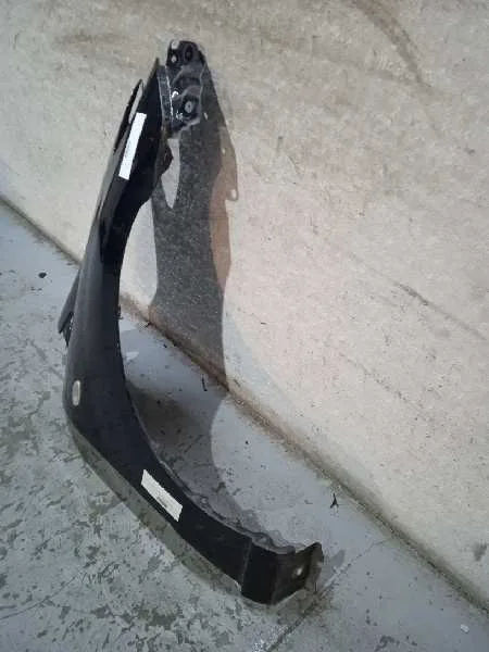 Aleta Delantera Derecha para Mazda 5 Berl. (Cr)
