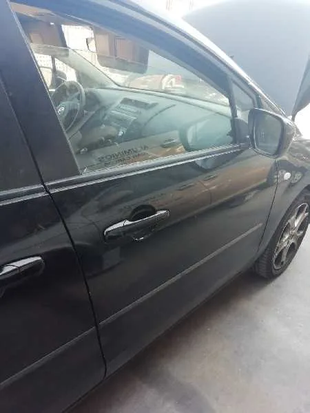 Puerta Delantera Derecha para Mazda 5 Berl. (Cr)