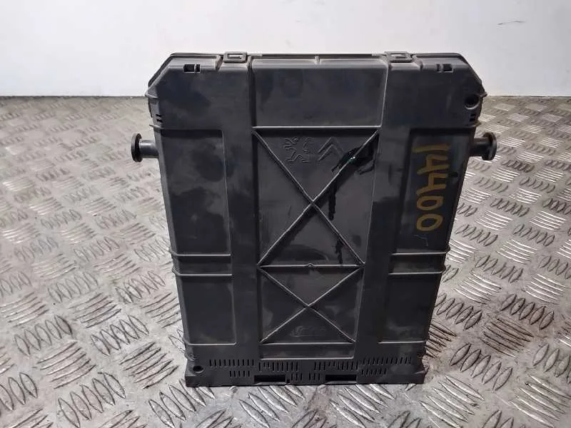 Caja Reles / Fusibles para Peugeot 207