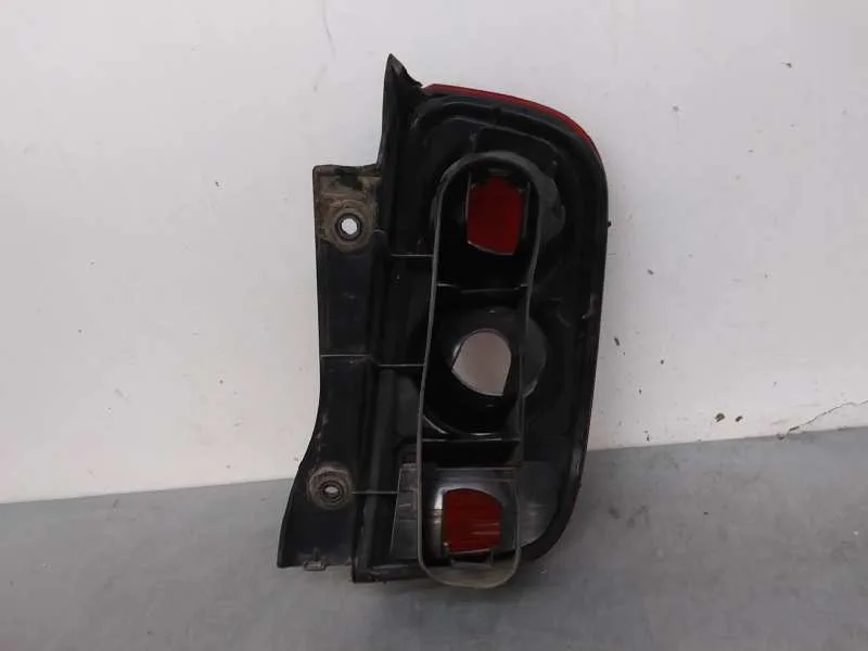 Piloto Trasero Izquierdo para Nissan Micra (K12E)